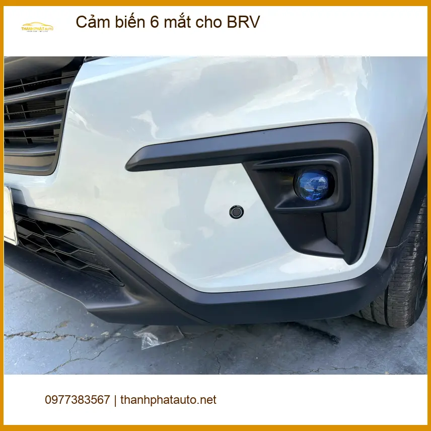 Anh Quang lắp cảm biến 6 mắt cho BRV tại Quận Phú Nhuận tránh va chạm khi lùi xe ảnh thực tế 4