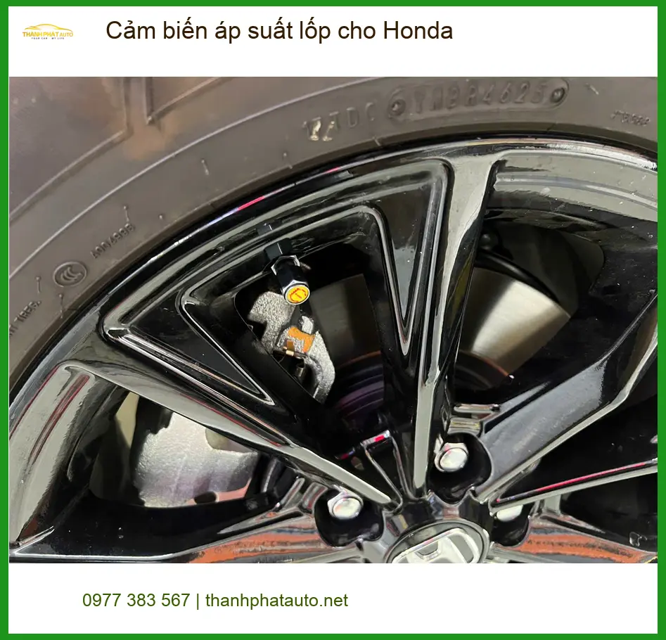 Anh Quang lắp cảm biến áp suất lốp cho Honda Civic tại Thủ Đức để tránh sự cố lốp trên đường ảnh thực tế 4