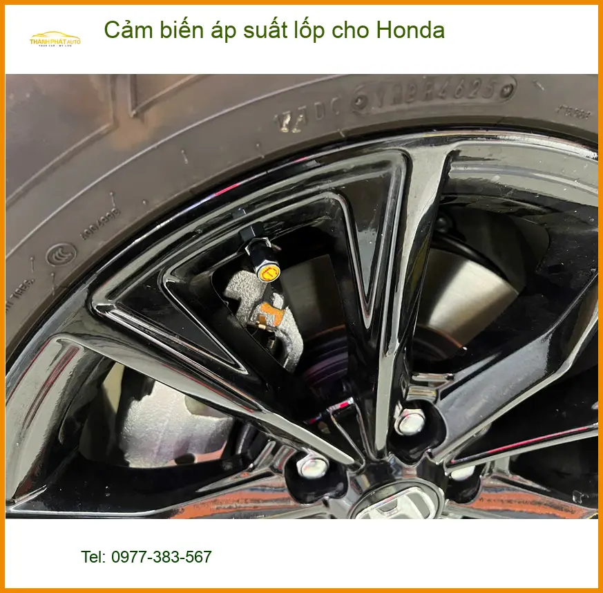 Anh Quang lắp cảm biến áp suất lốp cho Honda CR-V tại Quận Tân Phú để an toàn hơn