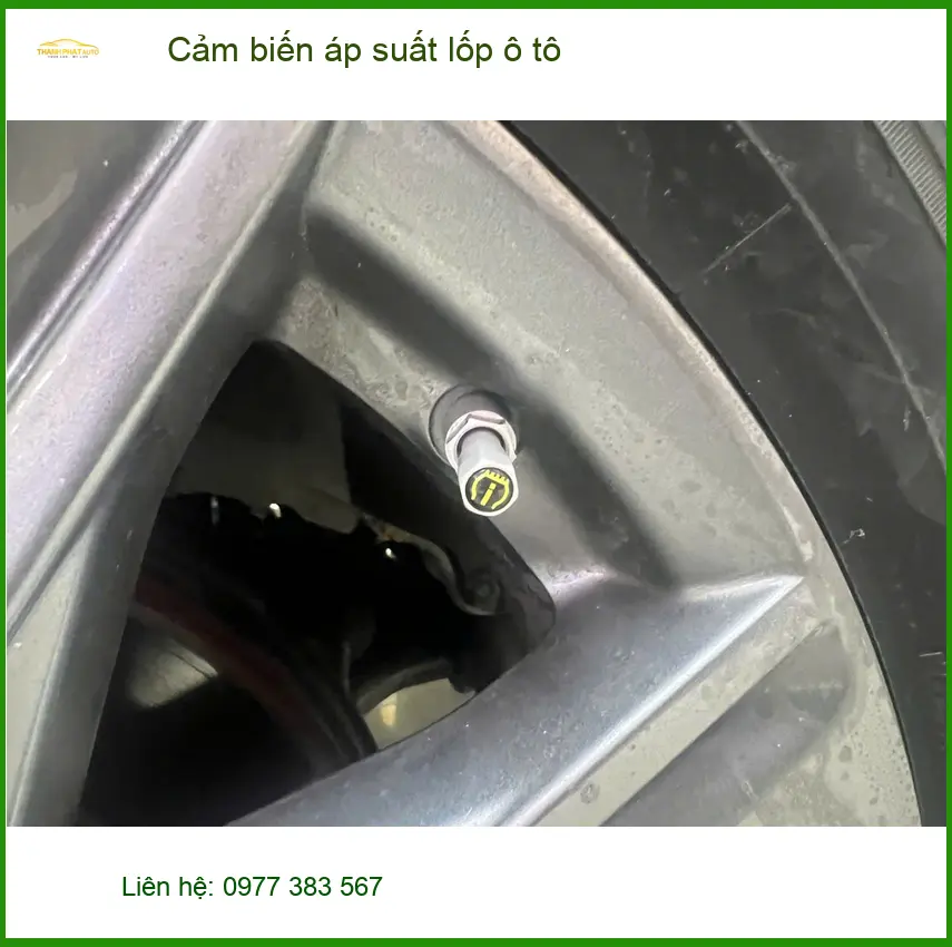 Chị Thảo lắp cảm biến áp suất lốp ô tô Hyundai Creta tại Quận 9