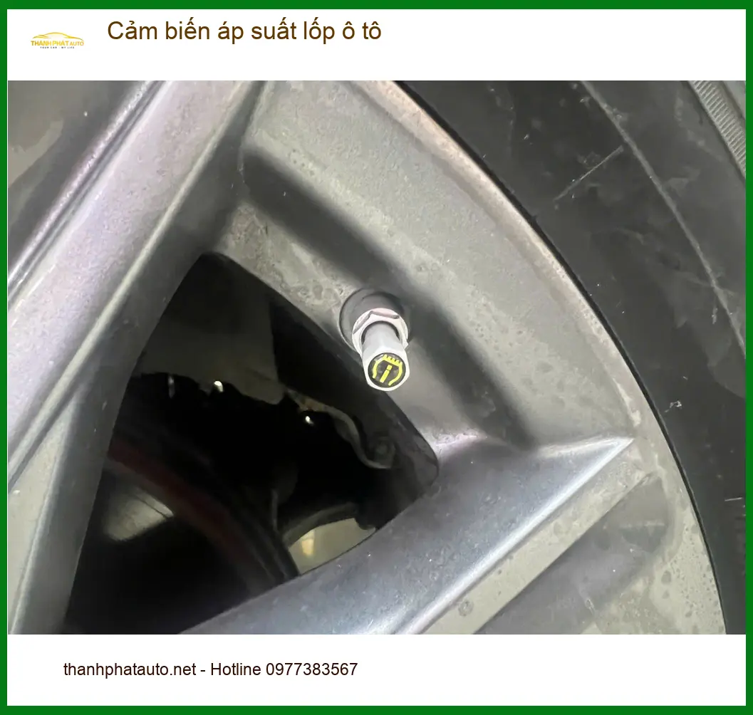 Cô Mai lắp cảm biến áp suất lốp ô tô Suzuki XL7 ở Quận Bình Tân ảnh thực tế 5