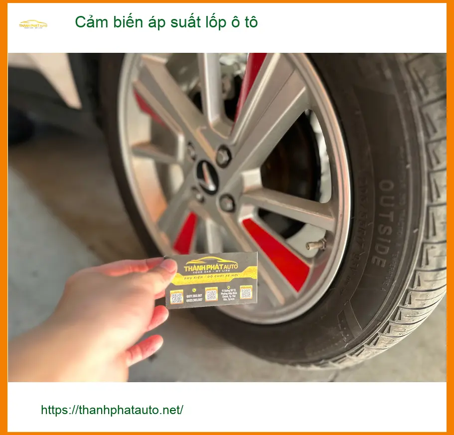 Anh Trường lắp cảm biến áp suất lốp ô tô chính hãng Kia Carnival Quận 10