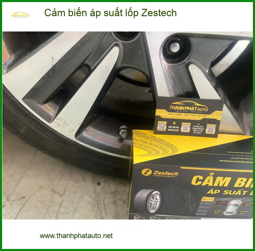 Chú Long lắp Cảm biến áp suất lốp Zestech cho VinFast Lux A tại Gò Vấp ảnh thực tế 3