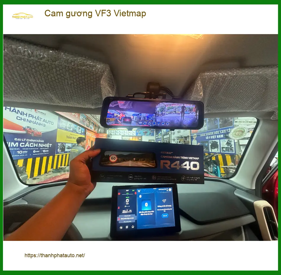 Anh Phong lắp camera gương Vietmap cho VinFast VF3 tại Quận 3 ghi lại hành trình