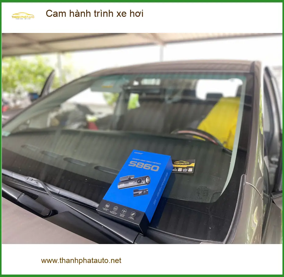 Anh Bình gắn cam hành trình ô tô cho Kia K3 ở Quận 1, an tâm mọi nẻo đường