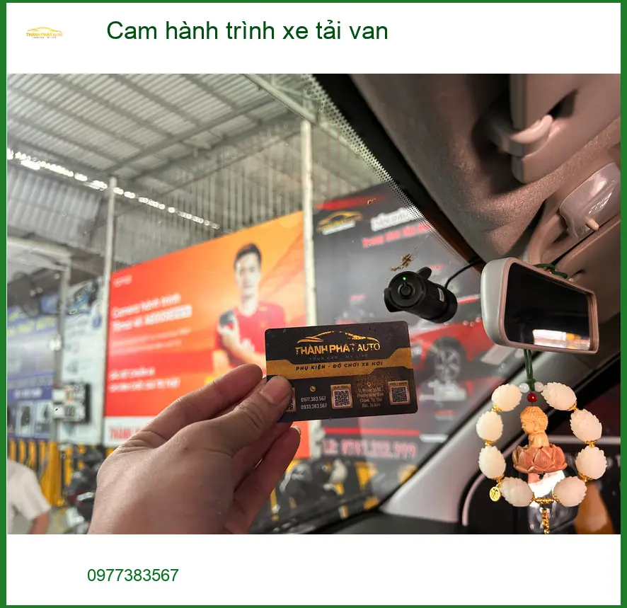 Anh Mạnh lắp cam hành trình xe tải van tại Quận 2 cho Hyundai Solati