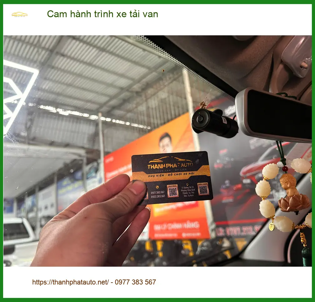 Anh Mạnh lắp cam hành trình xe tải van tại Quận 2 cho Hyundai Solati ảnh thực tế 2