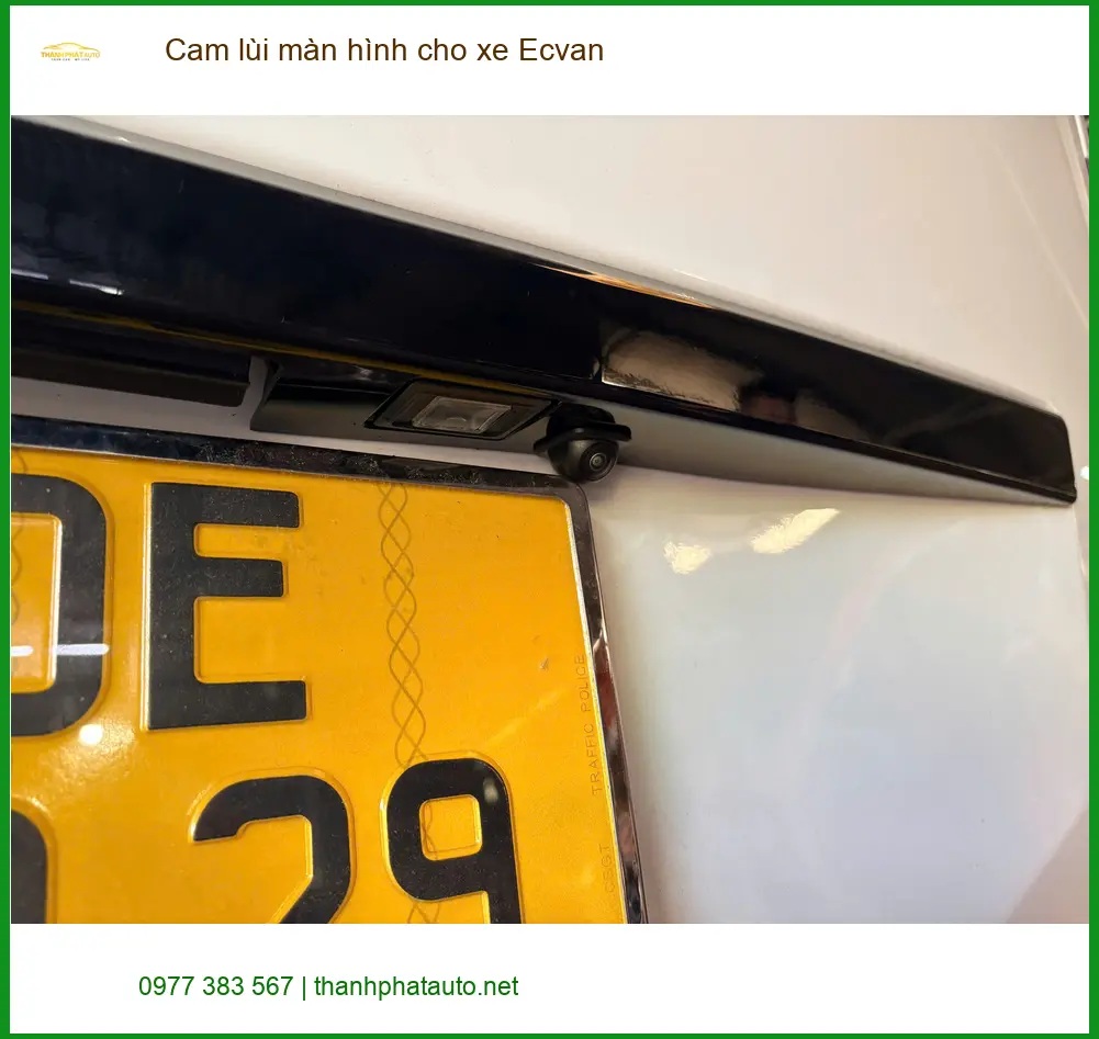 Anh Phi lắp Cam lùi màn hình cho xe Ecvan tại Nhà Bè vì cần góc nhìn rộng hơn khi đậu xe ảnh thực tế 2