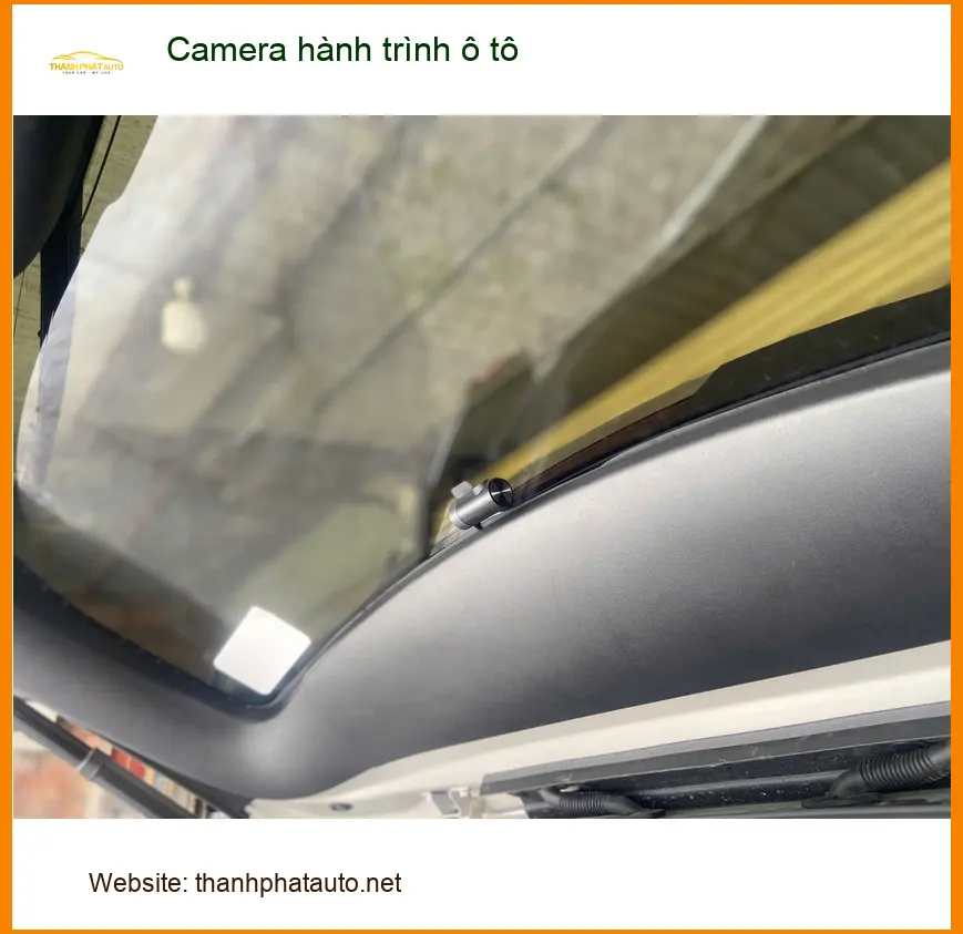 Anh Dũng lắp camera hành trình ô tô cho Kia Sorento ở Quận 9