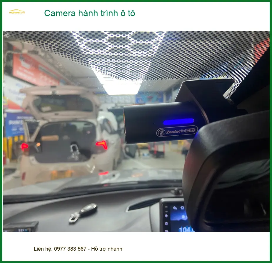 Anh Trường lắp Camera hành trình ô tô cho VinFast Lux A tại Quận 12