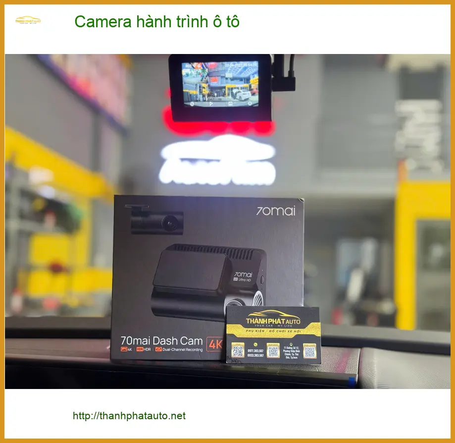 Anh Minh lắp Camera hành trình ô tô cho Toyota Camry ở Quận 2