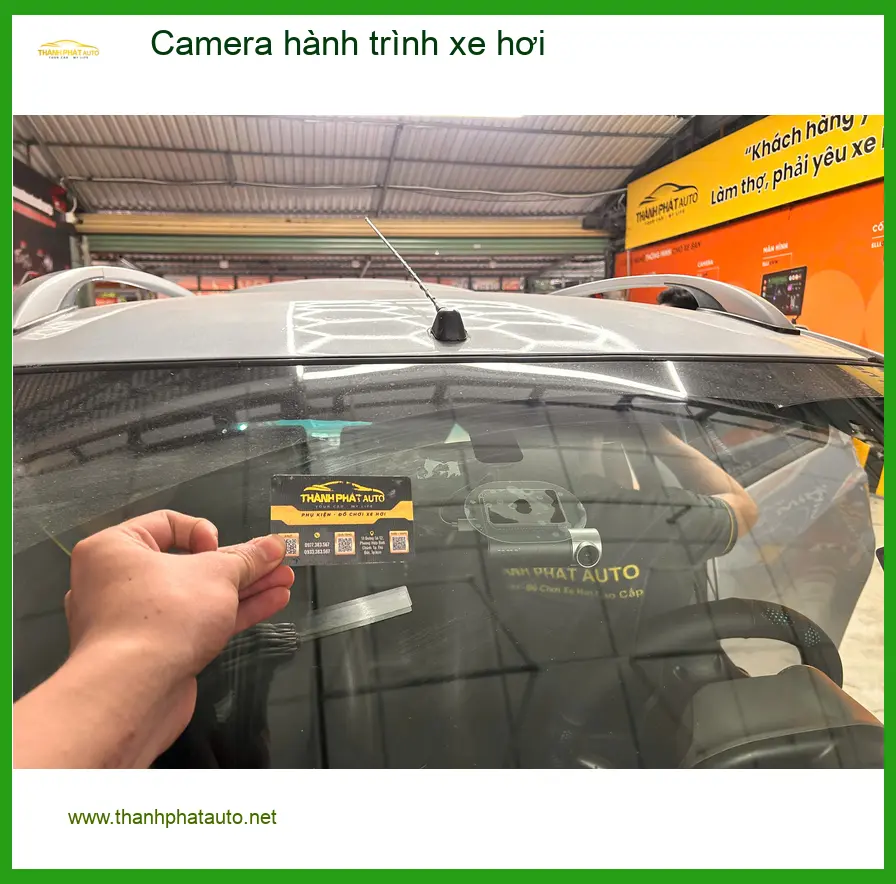 Anh Minh Khôi lắp Camera hành trình xe hơi Honda CR-V tại Quận 8 để ghi lại hành trình an toàn ảnh thực tế 2
