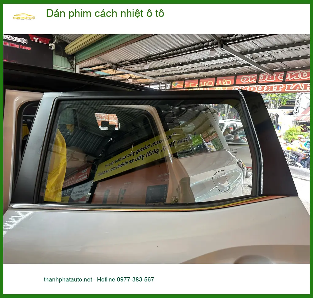 Anh Quý dán phim cách nhiệt ô tô Hyundai Santa Fe chống nóng hiệu quả tại Củ Chi ảnh thực tế 2