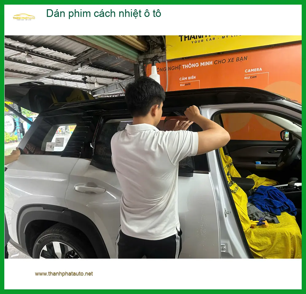Anh Quý dán phim cách nhiệt ô tô Hyundai Santa Fe chống nóng hiệu quả tại Củ Chi ảnh thực tế 5