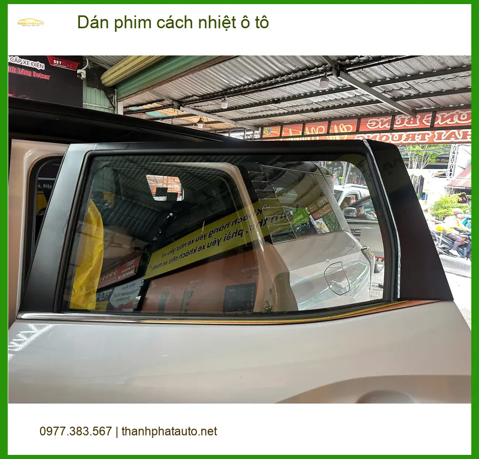 Anh Khải dán phim cách nhiệt ô tô Toyota Vios tại Quận 11 vì nắng nóng khó chịu