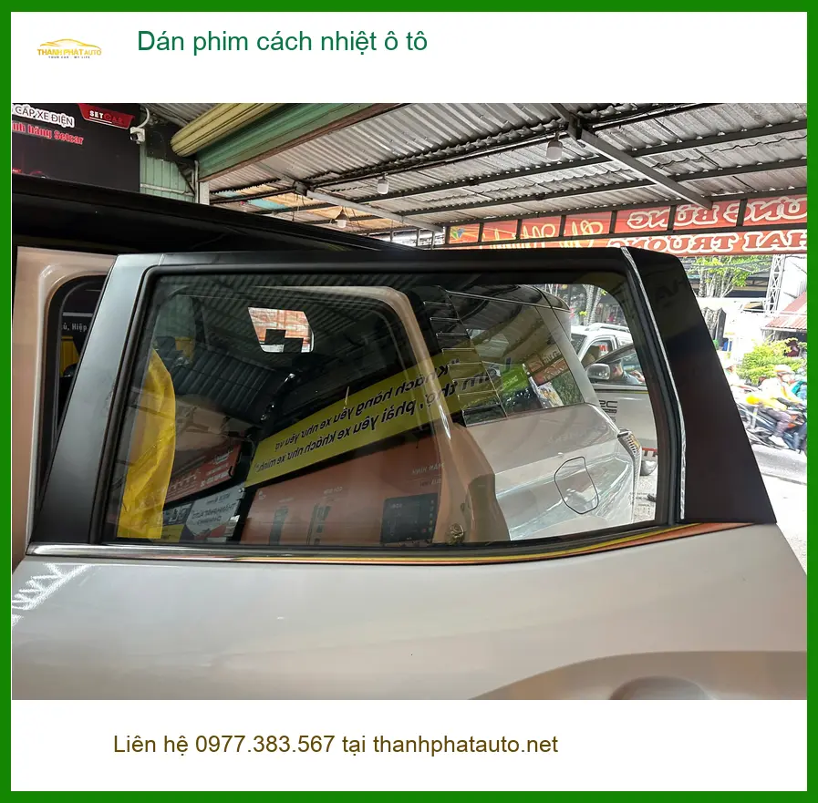Chị Minh Thư dán phim cách nhiệt Toyota Camry tại Quận Tân Bình ảnh thực tế 4
