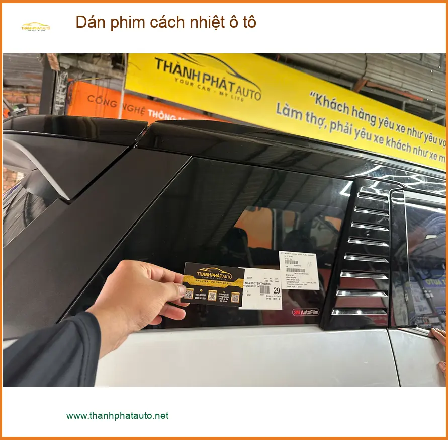 Anh Quang dán phim cách nhiệt ô tô cho Hyundai Accent tại Quận 7 để chống nóng mùa hè ảnh thực tế 2
