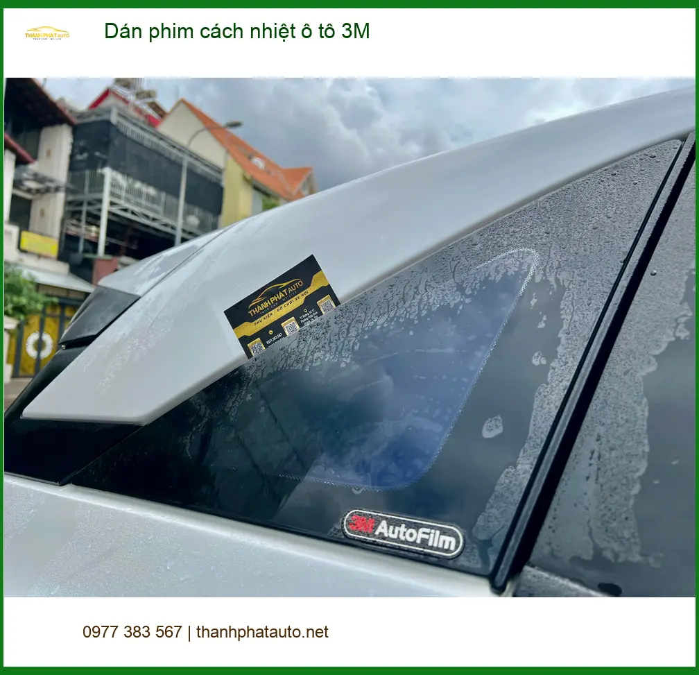 Chị Hương Giang dán phim cách nhiệt 3M cho Honda CRV tại Quận 9 để chống nóng hiệu quả ảnh thực tế 2