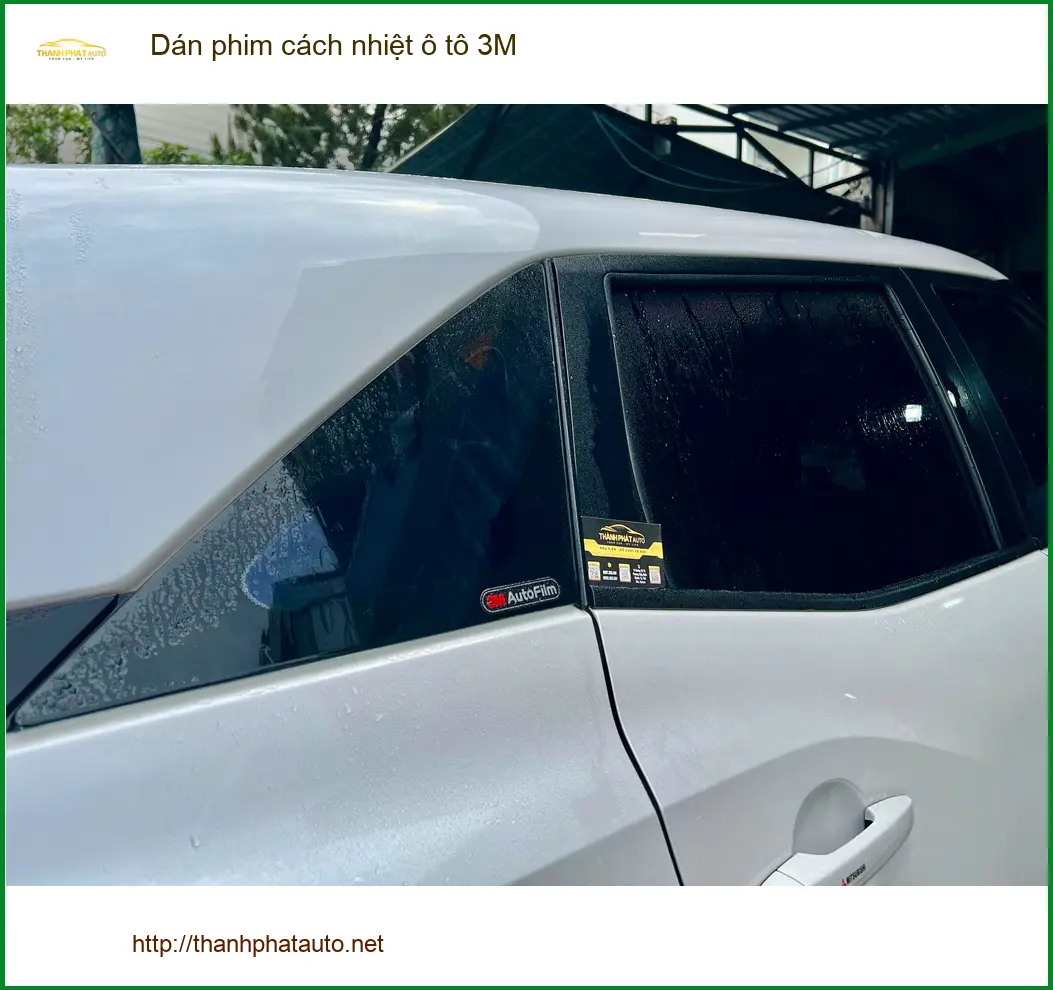 Chị Phương dán phim cách nhiệt ô tô 3M cho Honda CRV tại Quận 2 vì nắng nóng gay gắt ảnh thực tế 5