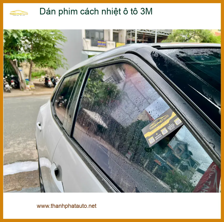 Chị Thảo dán phim cách nhiệt 3M cho Corolla Cross tại Quận Bình Tân chống nóng