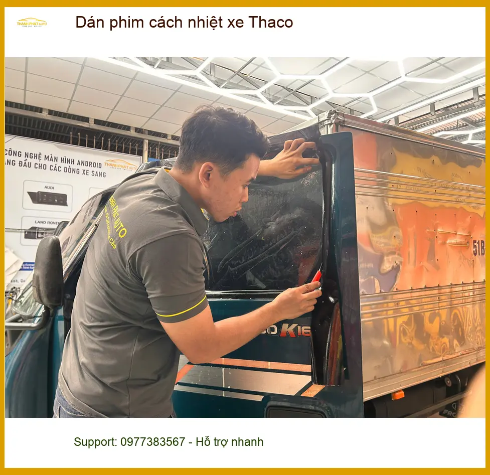 Anh Tấn dán phim cách nhiệt xe Thaco Towner 990 tại Hóc Môn chuẩn bị mùa hè nóng bức ảnh thực tế 3