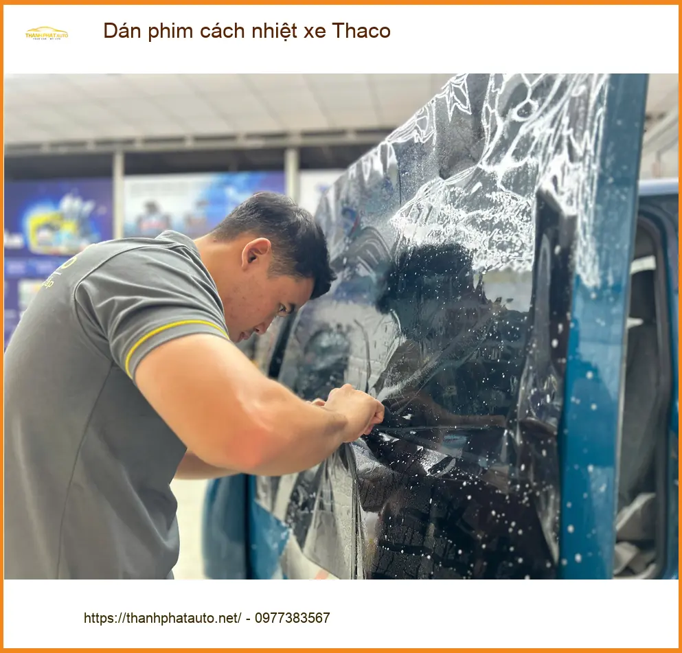 Anh Quang dán phim cách nhiệt xe Thaco Foton tại Quận 8 để chống nóng hiệu quả