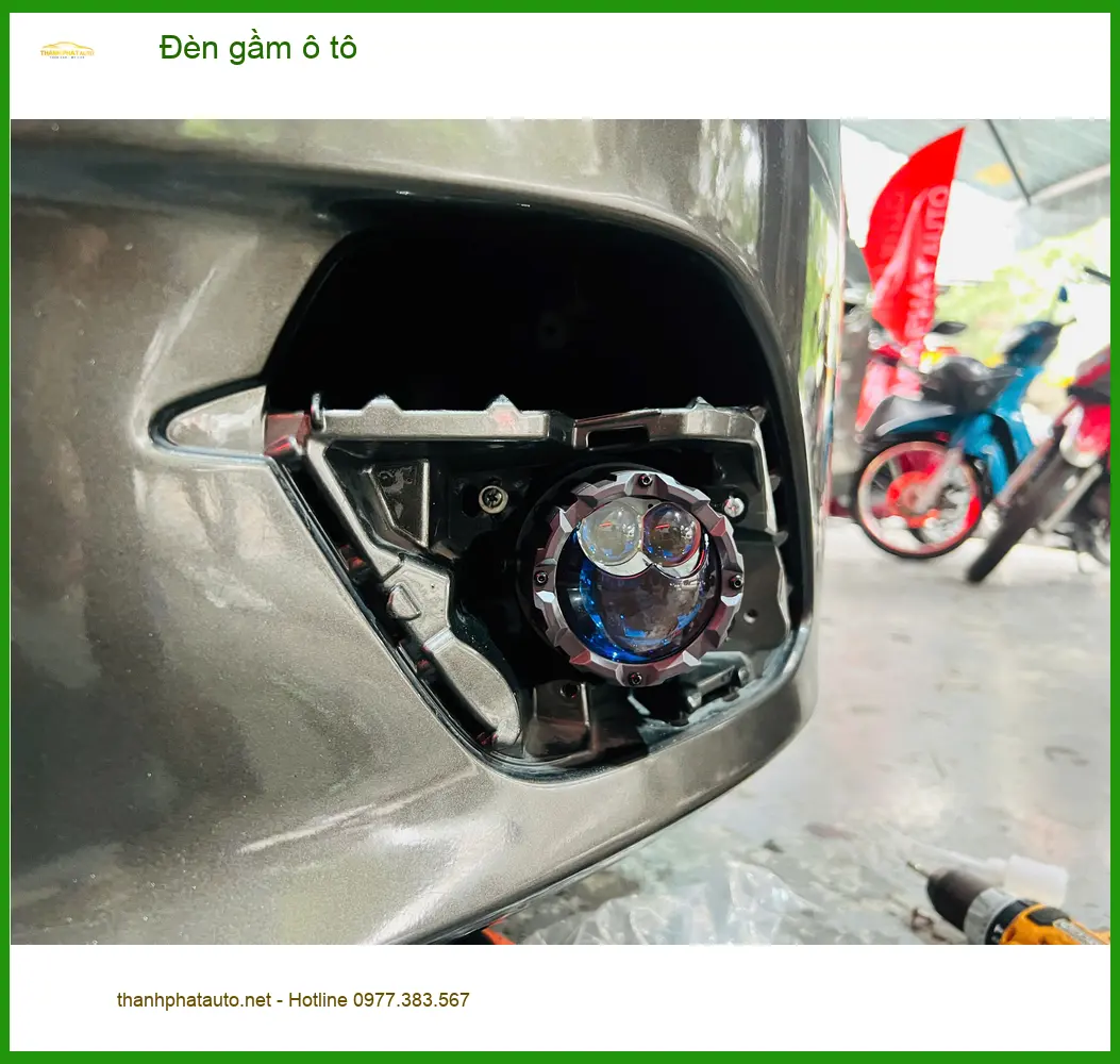 Anh Tùng độ đèn gầm ô tô Toyota Veloz Cross ở Nhà Bè vì ánh sáng yếu. ảnh thực tế 4