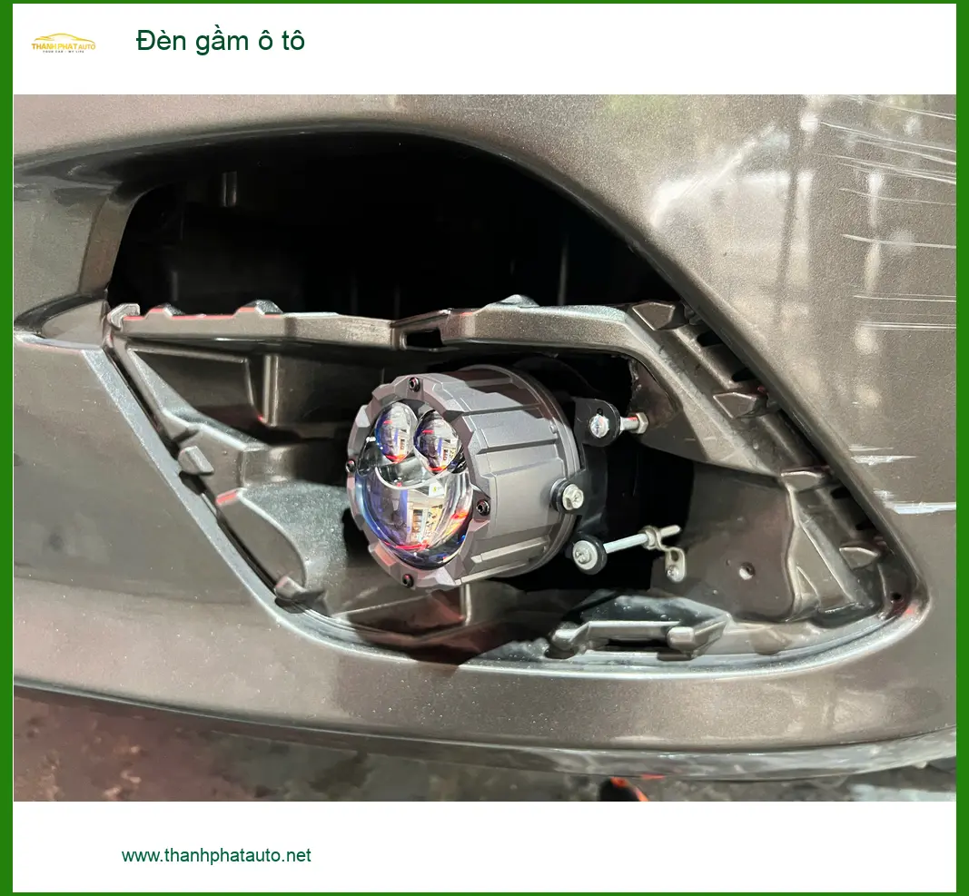 Chú Lộc lắp đèn gầm ô tô Honda CRV cải thiện tầm nhìn ban đêm tại Quận 2