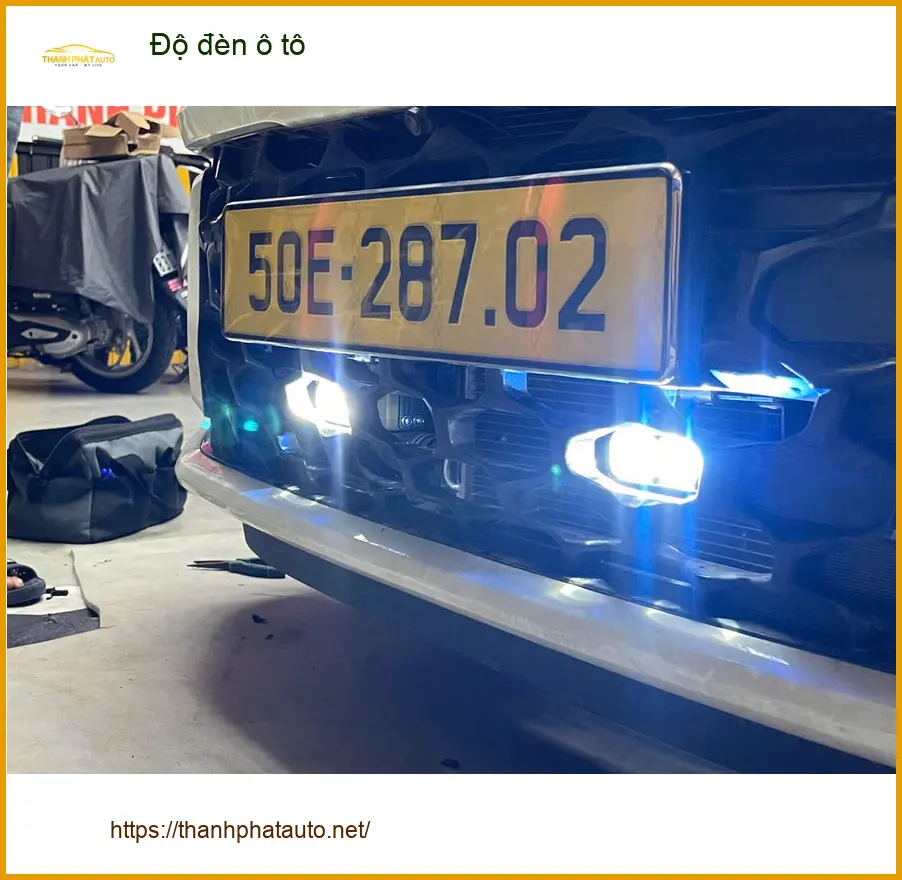 Bác Cường độ đèn ô tô Hyundai Santa Fe tại Quận 11 vì đèn zin quá tối vào ban đêm ảnh thực tế 3
