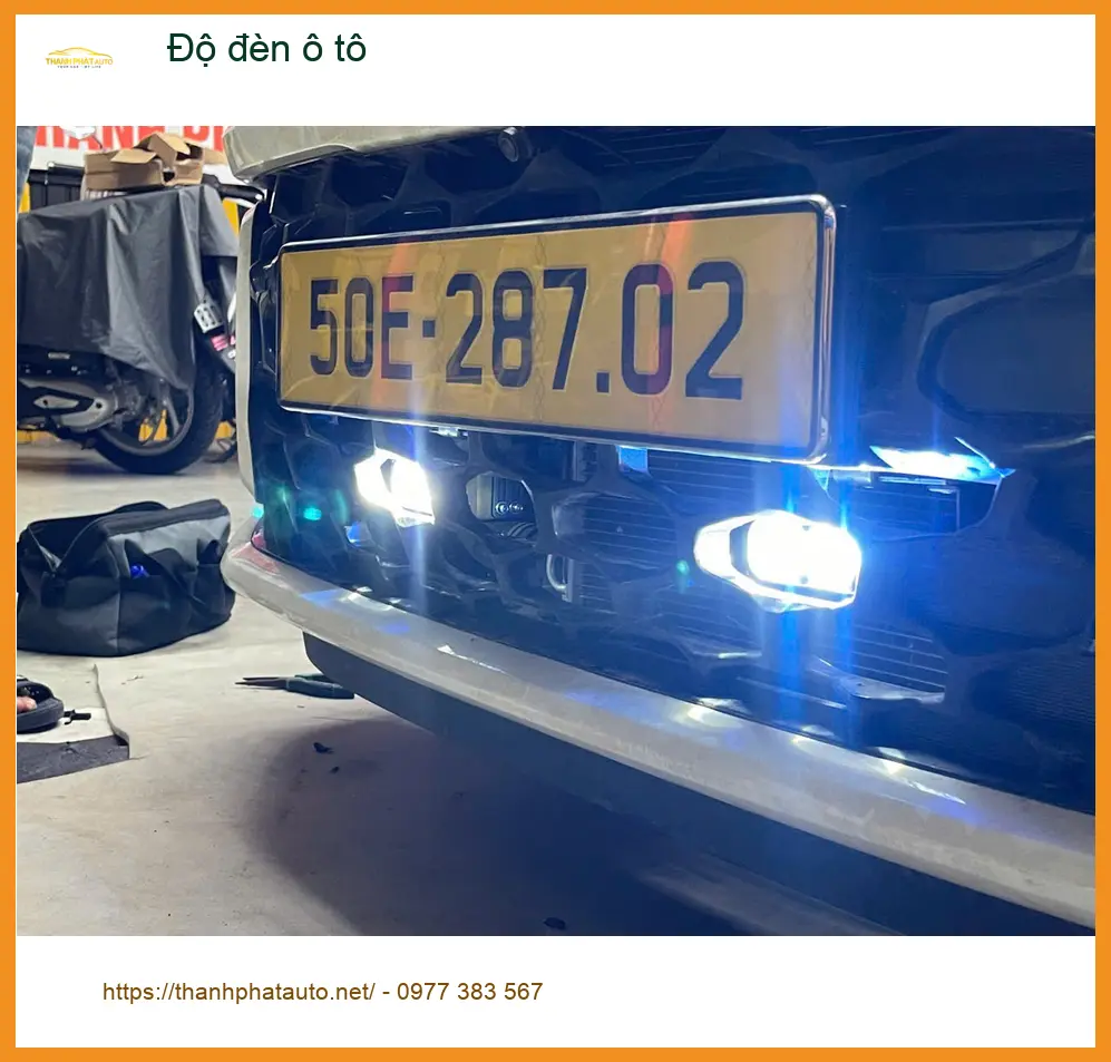 Anh Tùng độ đèn ô tô Ford Everest tại Bình Thạnh vì đèn zin kém sáng
