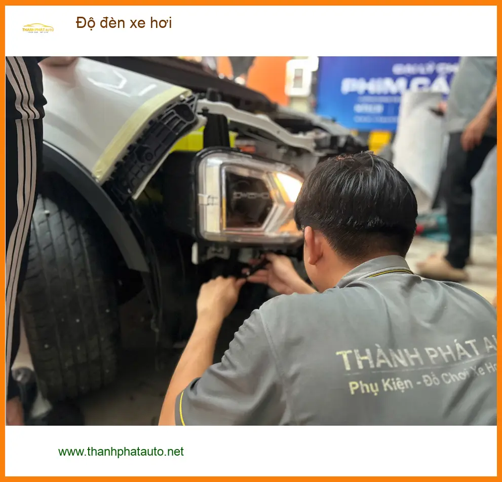Anh Khang độ đèn xe hơi Honda CRV tại Quận Bình Tân vì đèn zin quá yếu