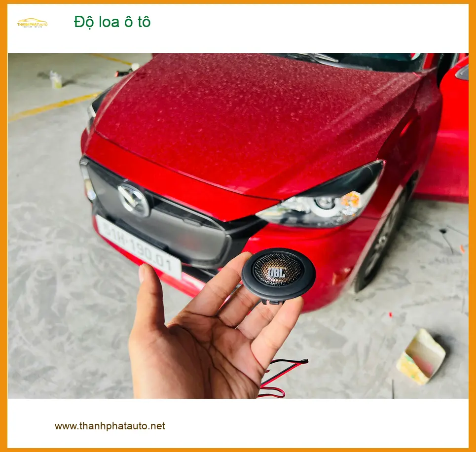 Anh Tùng độ loa ô tô cho Kia Sonet tại Quận 11 để âm thanh sống động hơn
