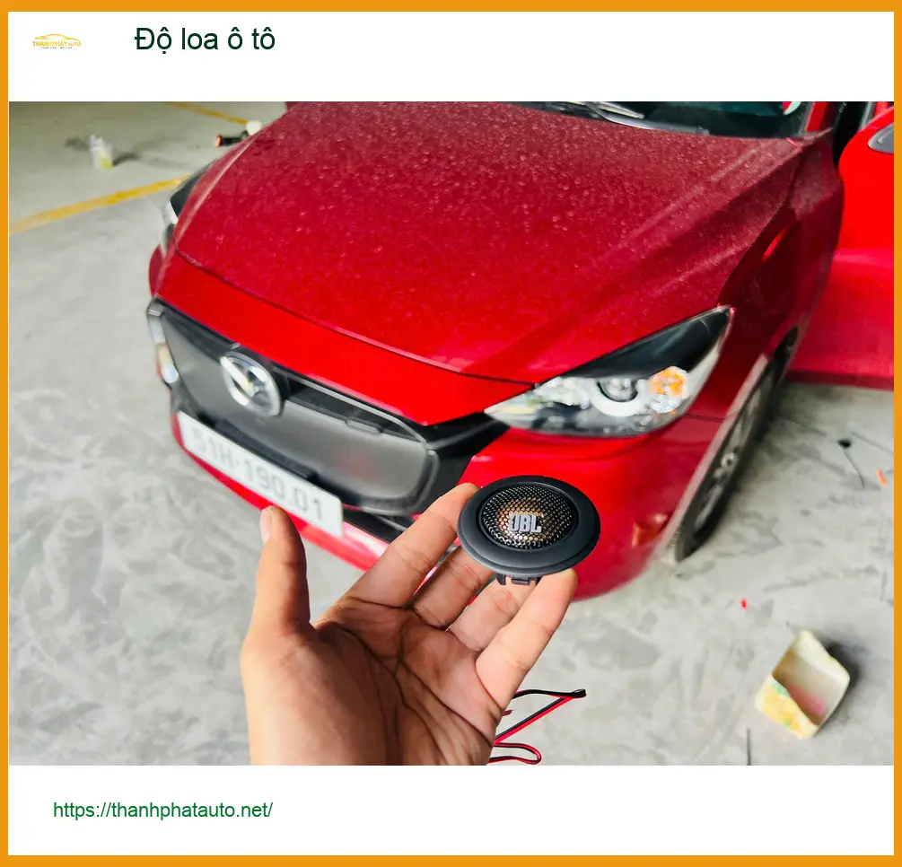 Anh Khôi độ loa ô tô cho Honda CRV tại Quận 1 để âm thanh sống động hơn