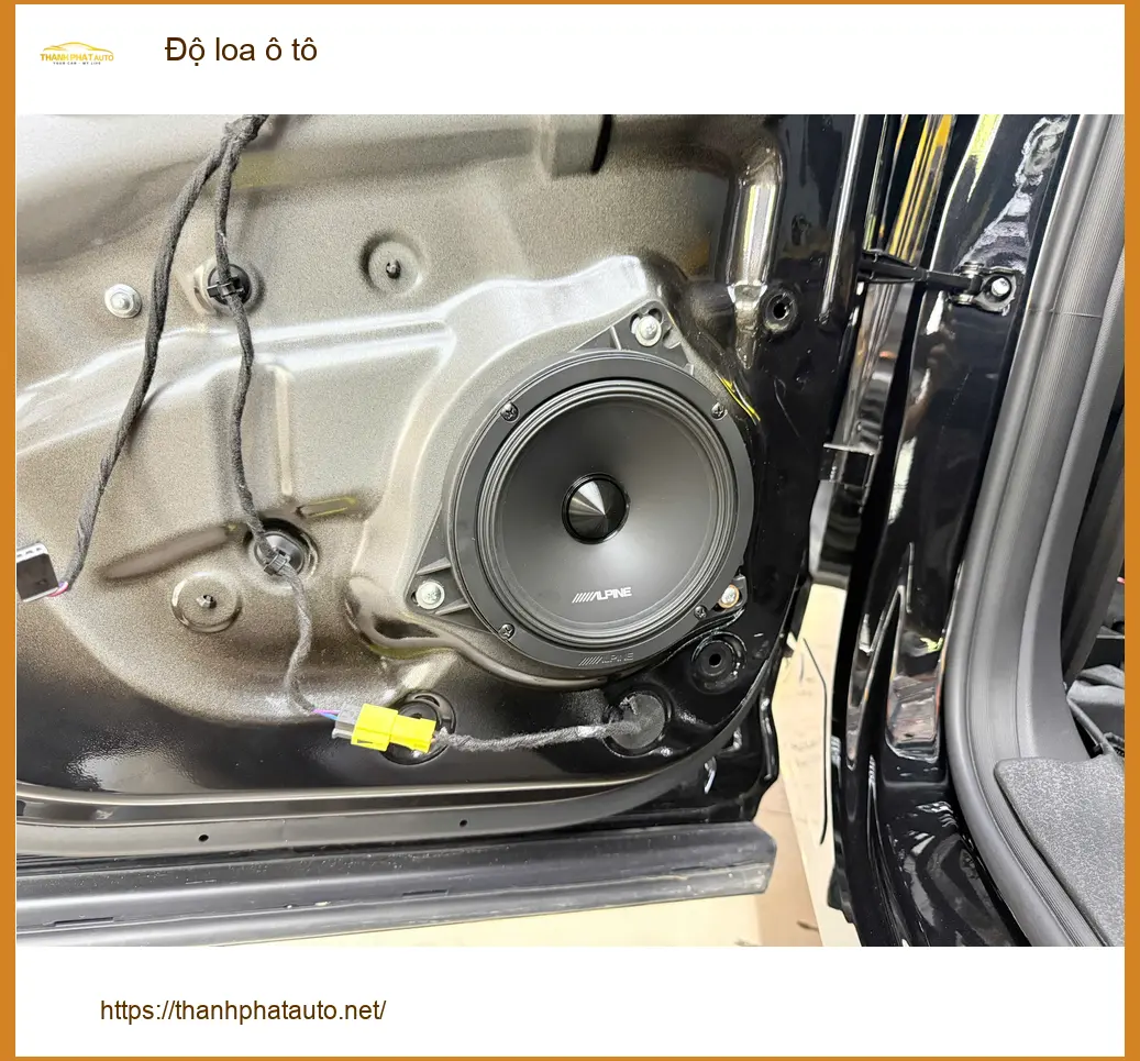 Anh Đạt độ loa ô tô Honda CRV tại Củ Chi để cải thiện chất âm
