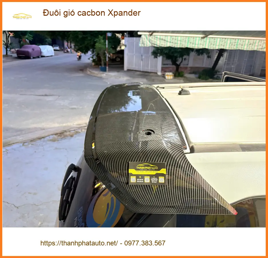 Anh Lâm lắp đuôi gió cacbon Xpander tại Quận Gò Vấp vì muốn xe trông thể thao hơn