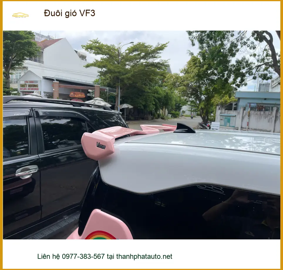 Anh Tùng lắp đuôi gió cho VinFast VF3 tại Quận Bình Chánh để xe thể thao hơn