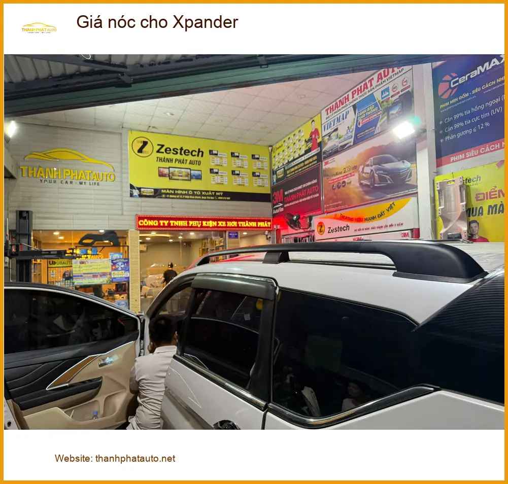 Chú Nam gắn giá nóc cho Xpander tại Quận Gò Vấp để chở đồ đi chơi xa