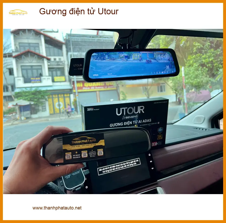 Anh Phong gắn Gương điện tử Utour cho VinFast Lux SA tại Thủ Đức dễ dàng quan sát ảnh thực tế 4