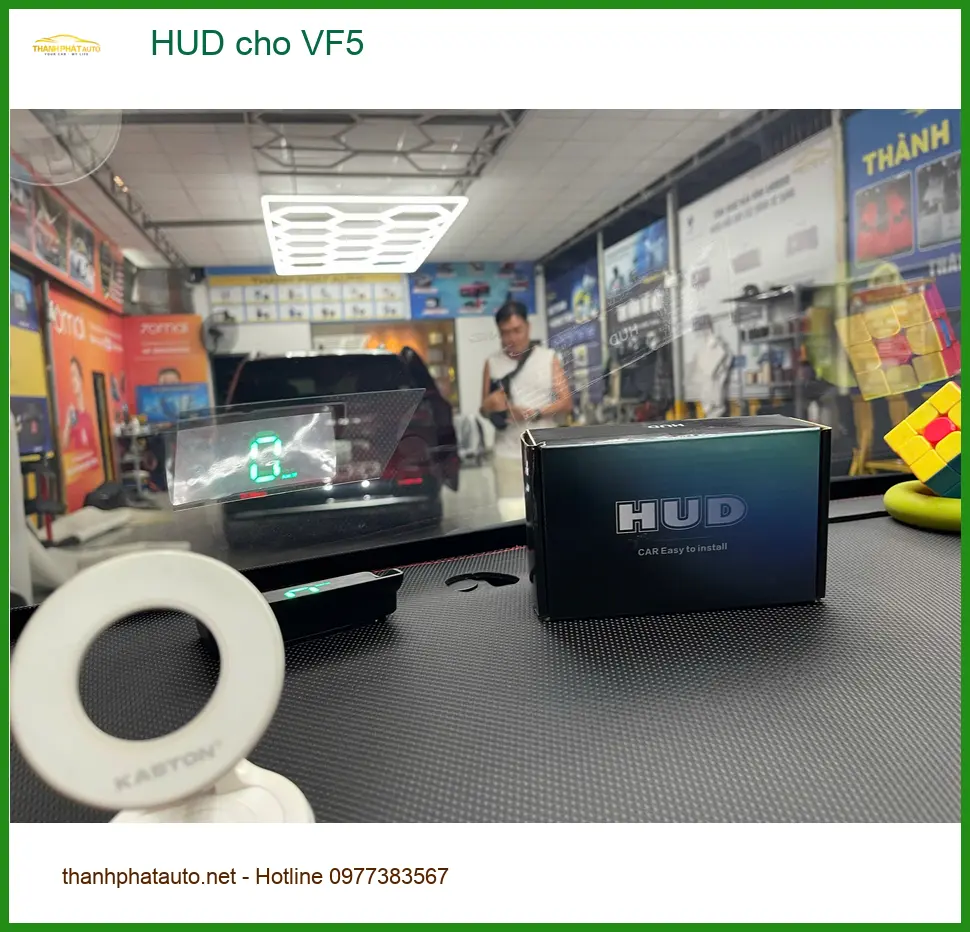 Anh Quốc Anh lắp HUD cho VinFast VF5 tại Quận Bình Thạnh để lái xe an toàn hơn ảnh thực tế 4