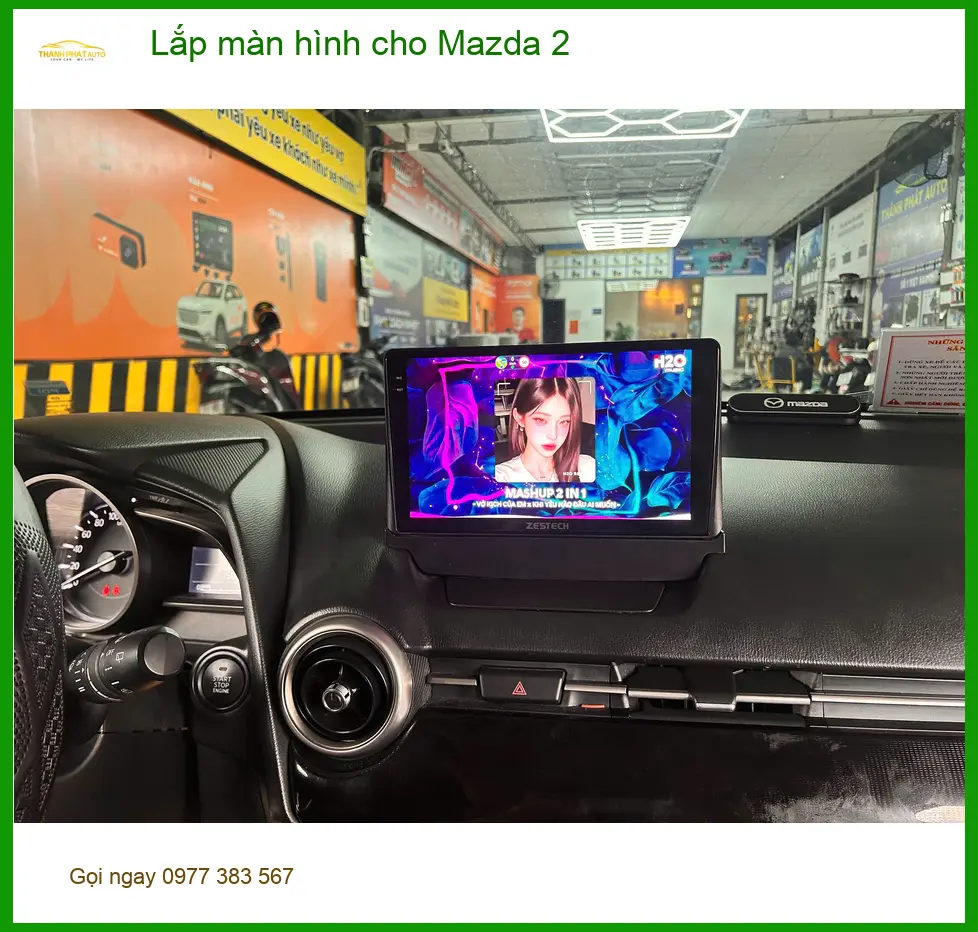 Anh Tấn lắp màn hình Android Zestech cho Mazda 2 tại Quận 12 để nâng tầm trải nghiệm lái.