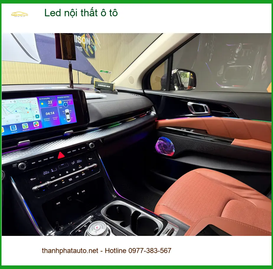 Anh Bảo lắp Led nội thất ô tô cho Honda Civic tại Quận 10 để khoang xe thêm sang trọng