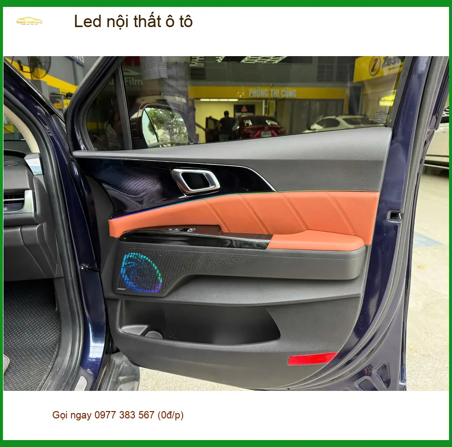 Cô Thanh lắp Led nội thất ô tô cho Toyota Veloz tại Quận Tân Bình ảnh thực tế 2