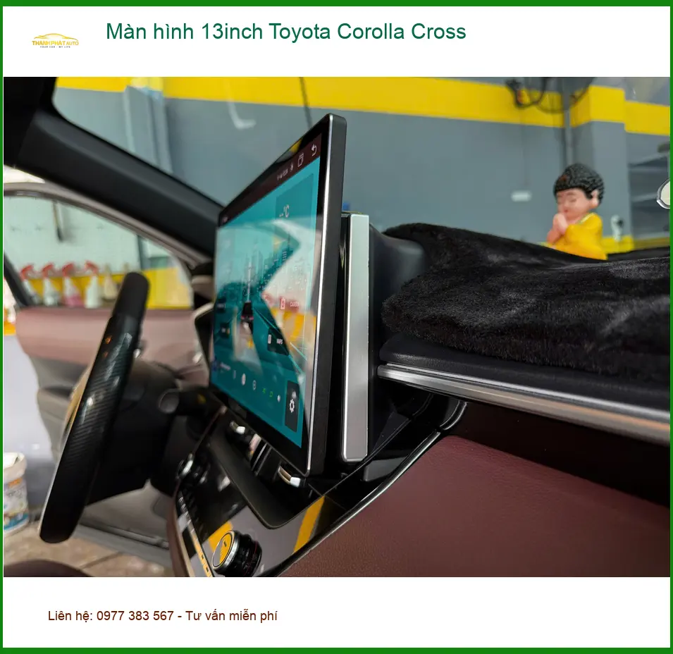 Chú Vinh lắp màn hình 13inch Toyota Corolla Cross tại Thủ Đức xem Youtube ảnh thực tế 2
