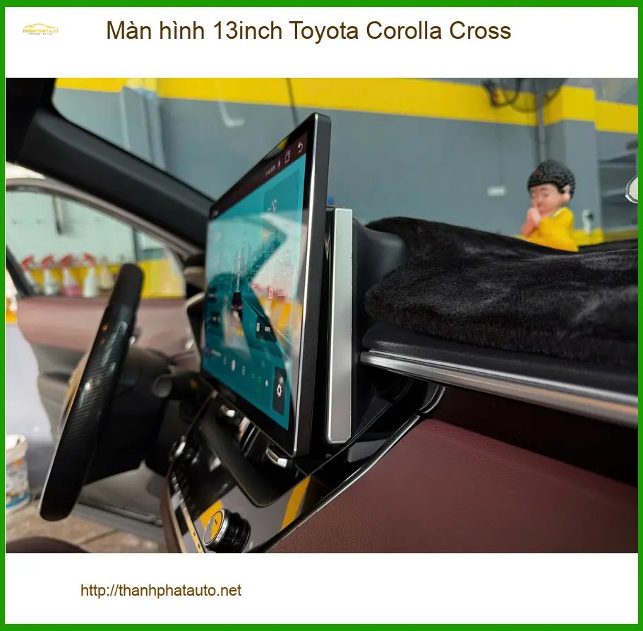Anh Long lắp màn hình 13inch Toyota Corolla Cross tại Quận 4 để nâng tầm tiện ích ảnh thực tế 3