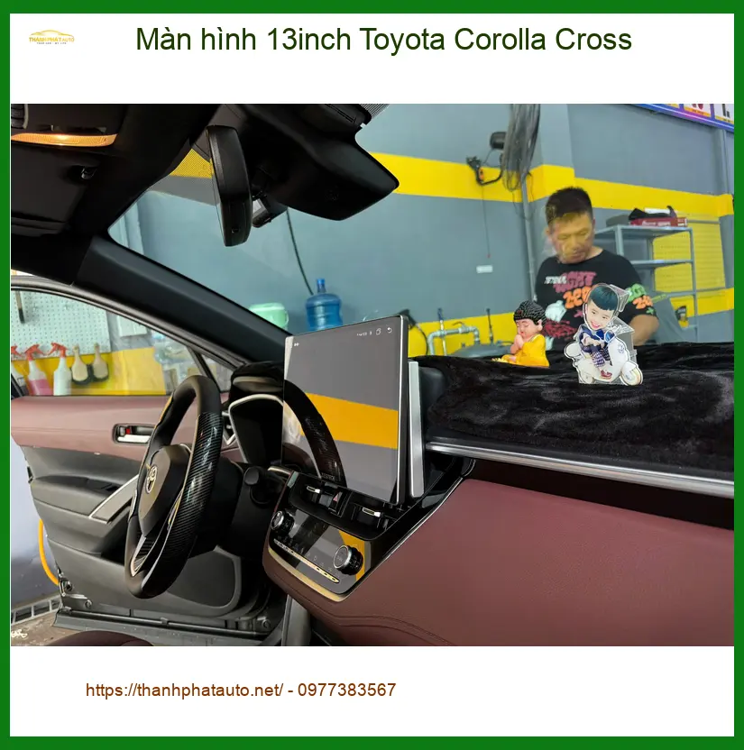 Anh Long lắp màn hình 13inch Toyota Corolla Cross tại Quận 4 để nâng tầm tiện ích ảnh thực tế 5