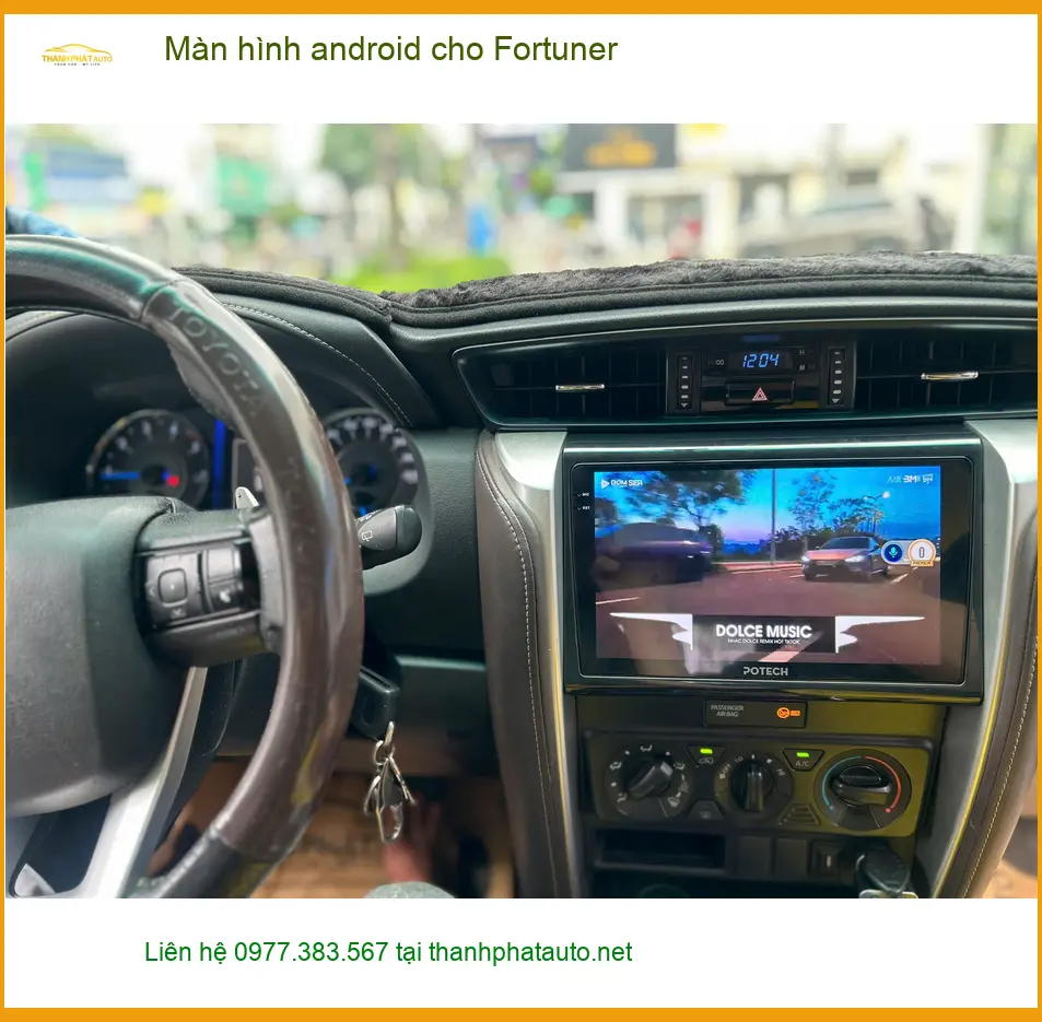Chú Lâm lắp màn hình Android cho Fortuner tại Quận 10 để nâng cấp trải nghiệm lái ảnh thực tế 3