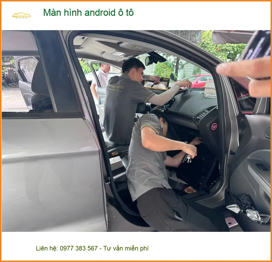Anh Duy lắp màn hình Android ô tô cho Hyundai Santa Fe tại Bình Chánh để tiện xem bản đồ