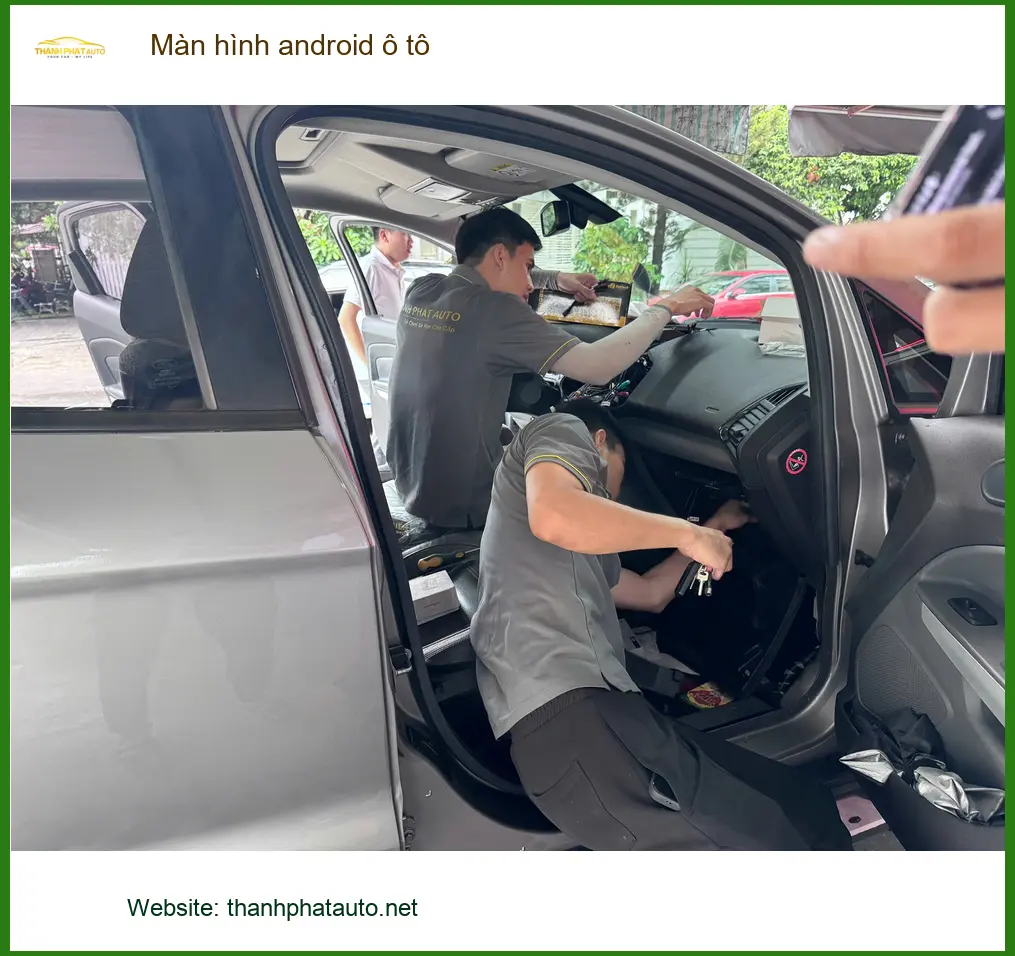 Chú Long lắp màn hình android ô tô Honda CR-V ở Quận 9 do màn zin giật lag ảnh thực tế 3