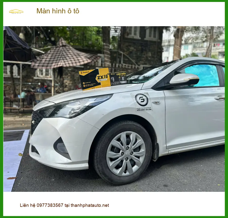 Anh Tùng lắp màn hình ô tô cho Hyundai Accent tại Quận 9 để tiện theo dõi dẫn đường