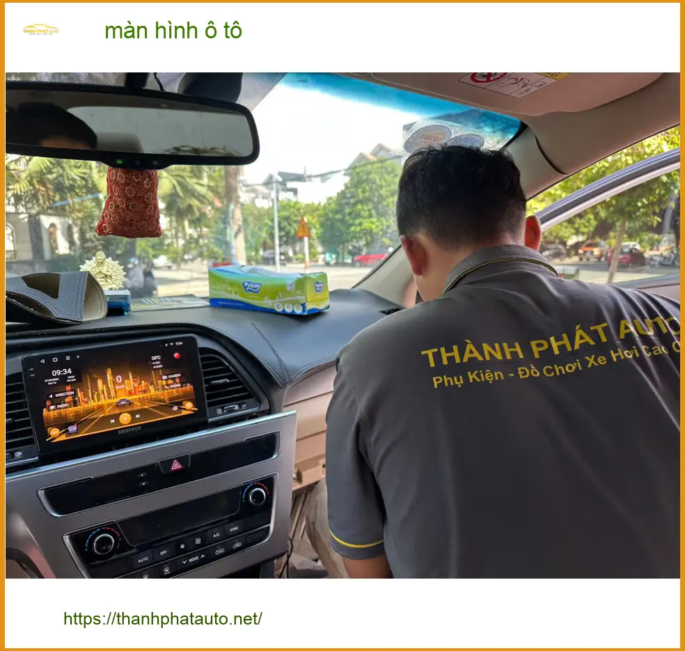 Anh Quang lắp màn hình ô tô Hyundai Elantra tại Quận 12 vì màn zin cũ đã hỏng ảnh thực tế 2